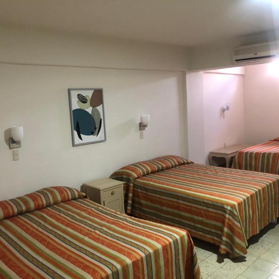 Hotel Lorena Los Mochis Bagian luar foto